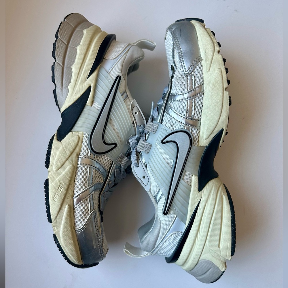 FD0736-100 Nike V2K Run Summit White Metallic Silver Beige Ivory (Women's)